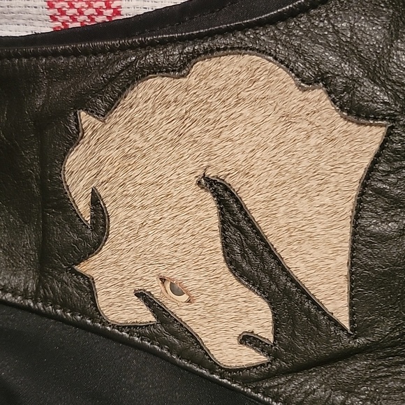 Leather Vest with horse heads on it Size 40 - Picture 8 of 9